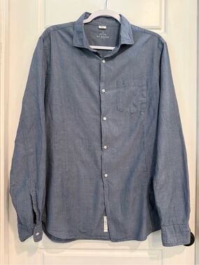 B.D. Baggies New York Men’s Large Blue Chambray Long Sleeve Button Down Shirt